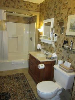 The Jenkins Inn Barre Bagian luar foto